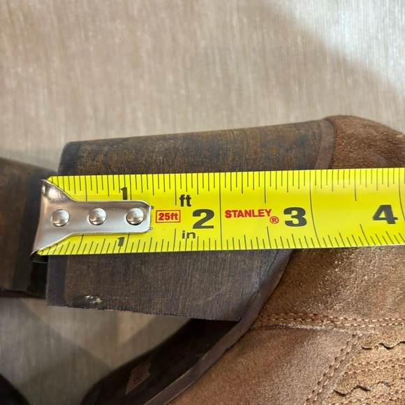LEVI’S Sz 6.5 Chelsea Western Style Slip On Stacked Heel Suede Almond Toe Boots - Picture 8 of 14